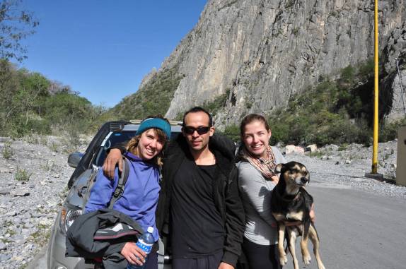 Com nosso guia Edgard e sua namorada alemã, a Mili, em Potrero Chico, no nordeste do México